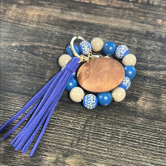 NWT Mama Wooden Beaded Bracelet Keychain with Tassel & Thick Charm Royal Blue - Picture 4 of 5